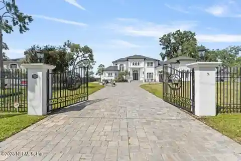 Ultimate Waterfront Entertainment and Relaxation