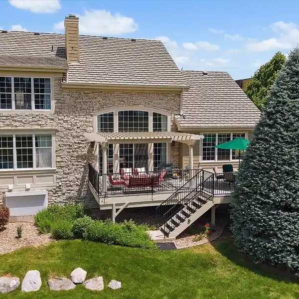 EXCLUSIVE VILLA OFFERING EFFORTLESS LUXURY LIVING