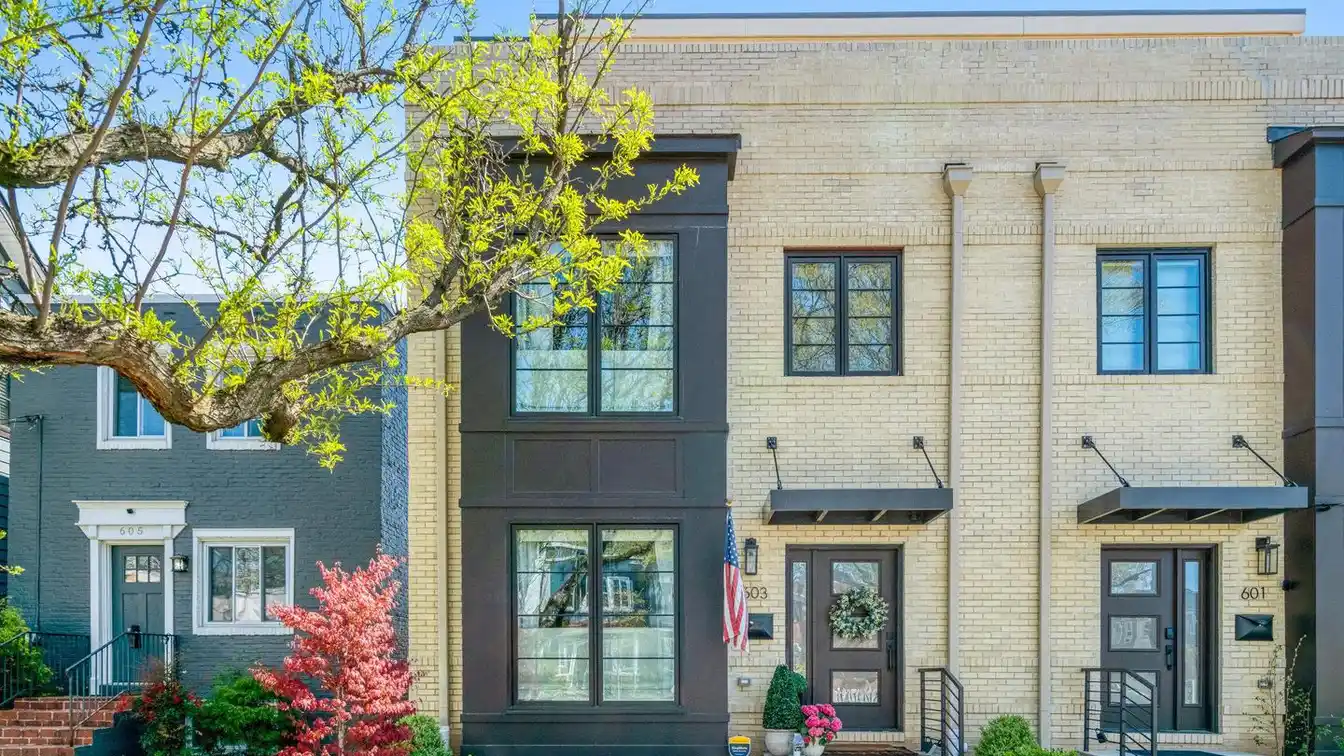 Thoughtful Art Deco Design with Breathtaking Panoramic Views