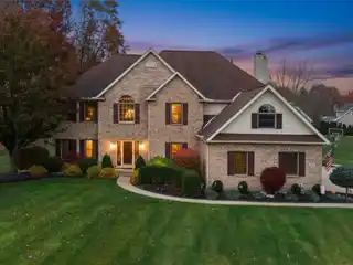 Elegant Gamellia-Built Home with Expansive Living Spaces