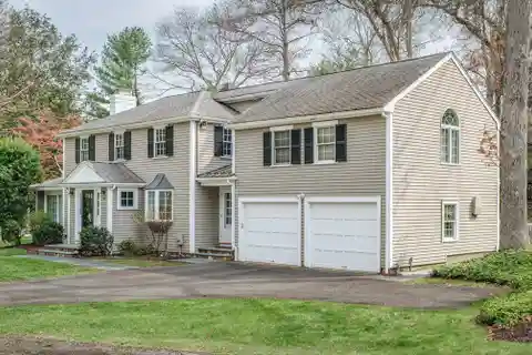 Well-maintained Home in the Coveted Cliff Estates