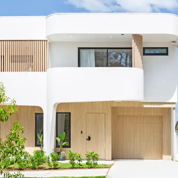 GLAMOROUS PROPERTY FULL OF LUXURY AND QUALITY