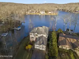 Lakefront Craftsman in Fairfield Glade Resort Community