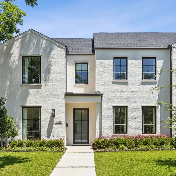 BEAUTIFULLY CRAFTED HOME IN THE HEART OF PRESTON HOLLOW