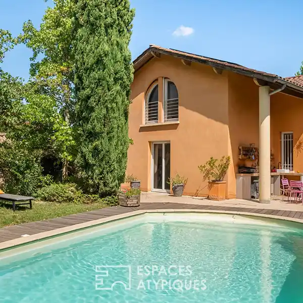 ARCHITECT-DESIGNED HOUSE NESTLED IN A GREEN SETTING