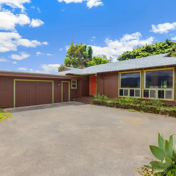 PANORAMIC MOUNTAIN VIEWS ON NEARLY HALF AN ACRE