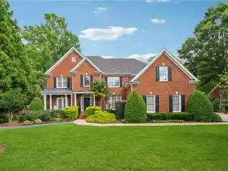 The Perfect Balance of Suburban Tranquility and Convenience