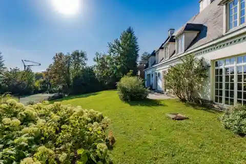 Spacious Villa on Magnificent Property
