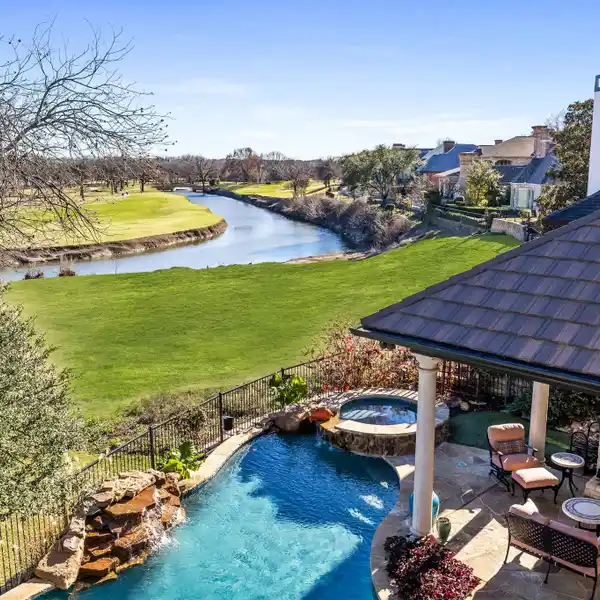 LUXURIOUS HOME IN THE CLIFFS COMMUNITY