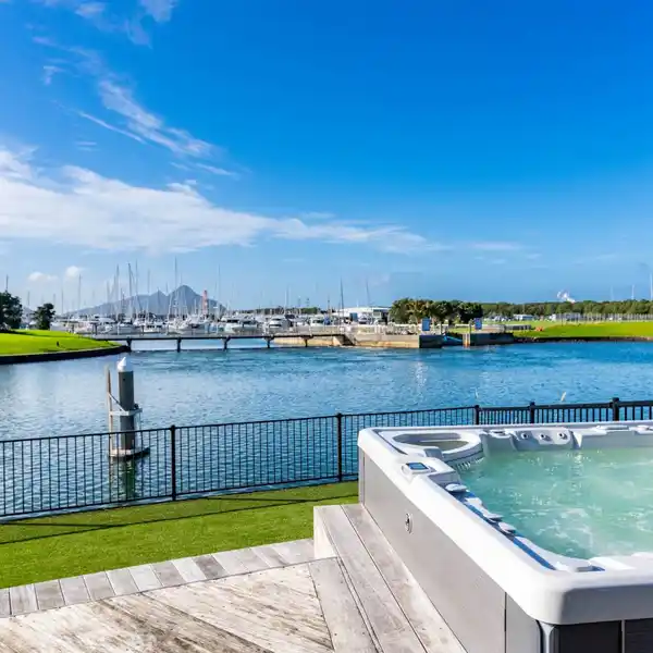 EXQUISITE WELL-BUILT RESIDENCE