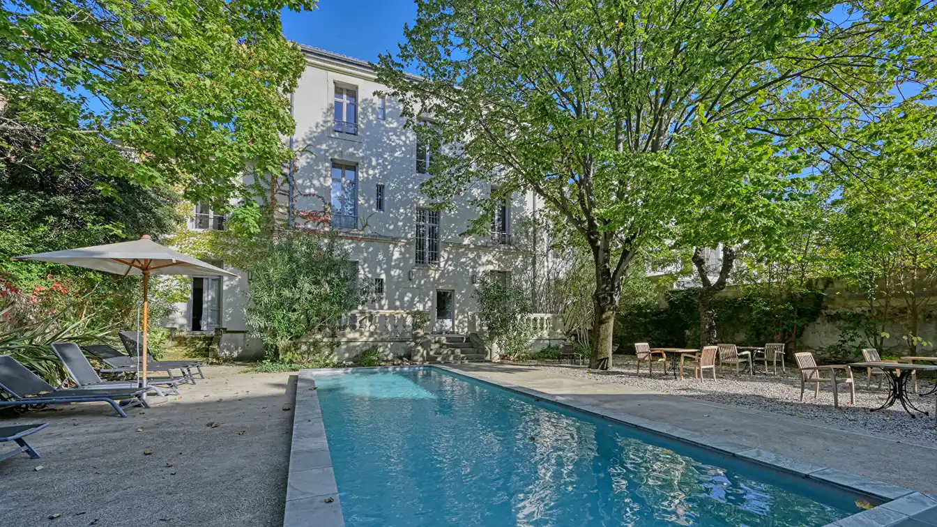 Private Mansion in Sought-after Area