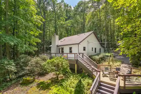 Turnkey 3.85-Acre Sanctuary