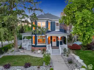 Iconic Residence in the Historic Avenues District