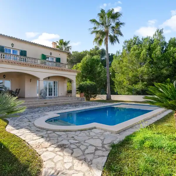 WONDERFUL VILLA WITH UNOBSTRUCTED BAY VIEWS