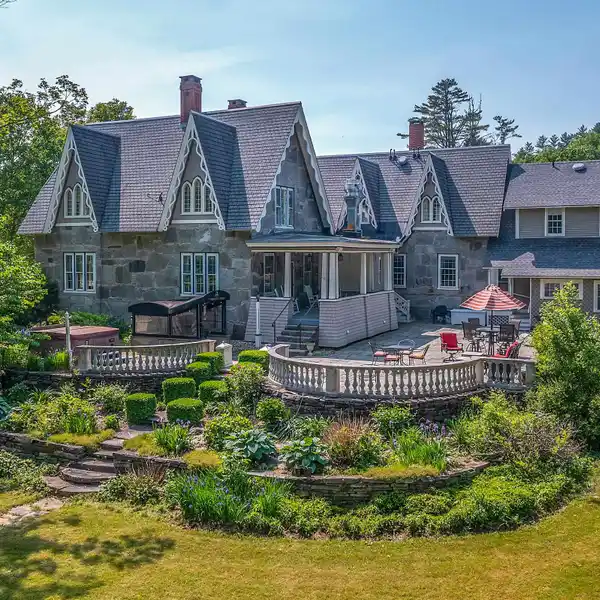 GLIMMERSTONE MANSION