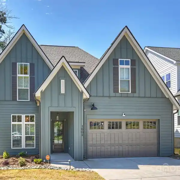 EXCEPTIONAL OPEN-PLAN HOME