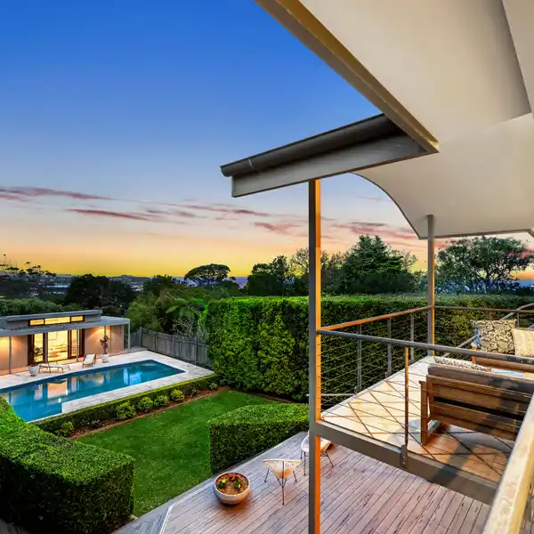 IMPRESSIVE ARCHITECTURALLY DESIGNED RETREAT