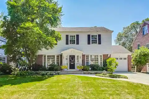 Fabulous Winnetka Gem