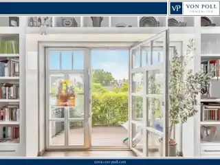 Above the Rooftops of Düsseldorf - Stylish Loft with a View