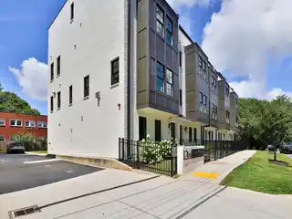 Luxury Townhome in Picturesque Virginia-Highland Neighborhood