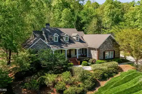 Elegant Home in Sought-after Lakefront Community