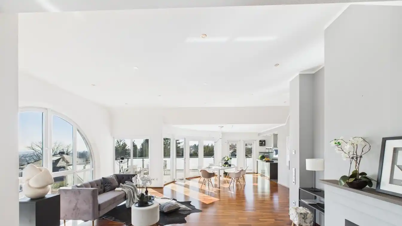 Elegant and Functional Penthouse Maisonette