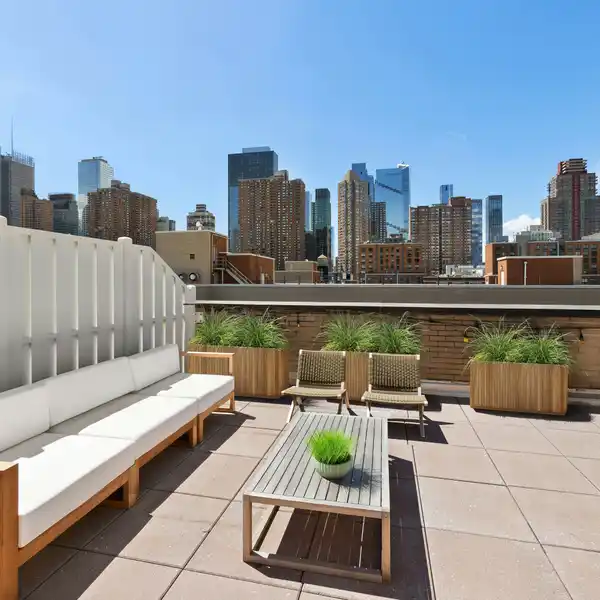 LUXURIOUS DUPLEX PENTHOUSE
