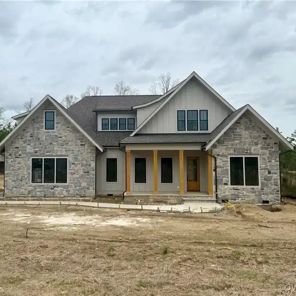 MAGNIFICENT HOME IN BREEZE HILL