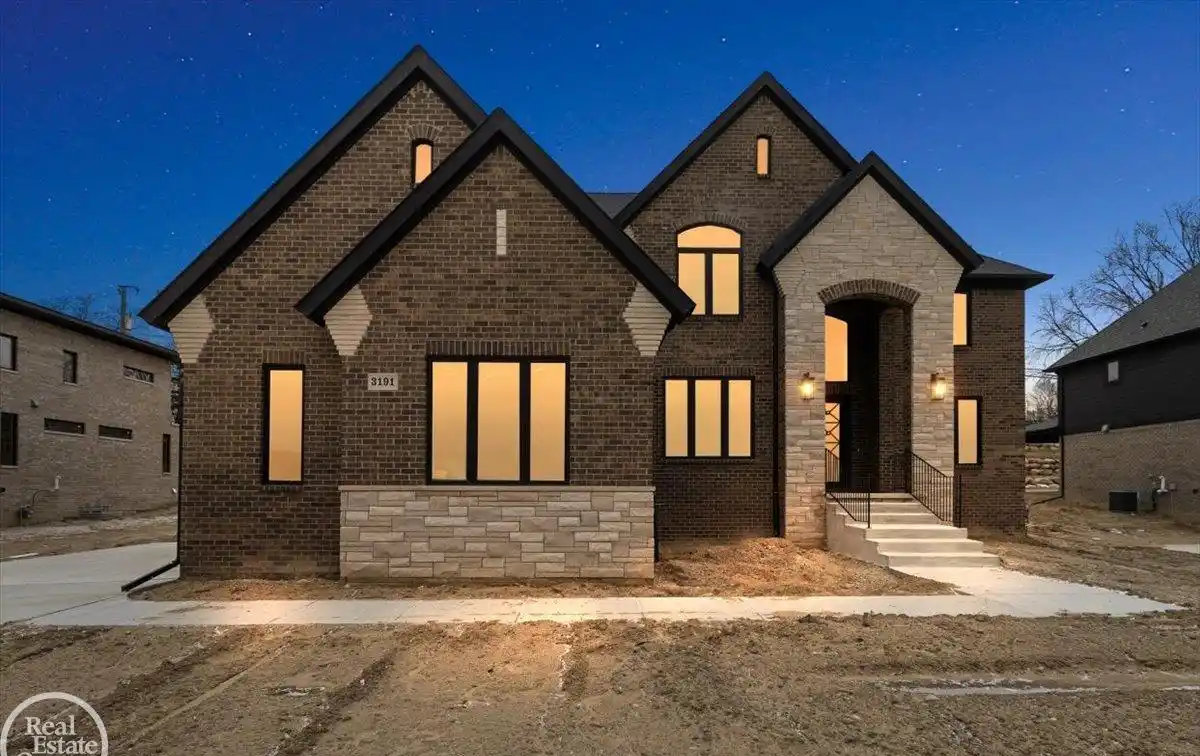 Custom Design a New Home in Shelby Township