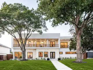 Stunning New Build with Chef’s Kitchen and Expansive Entertainment Area