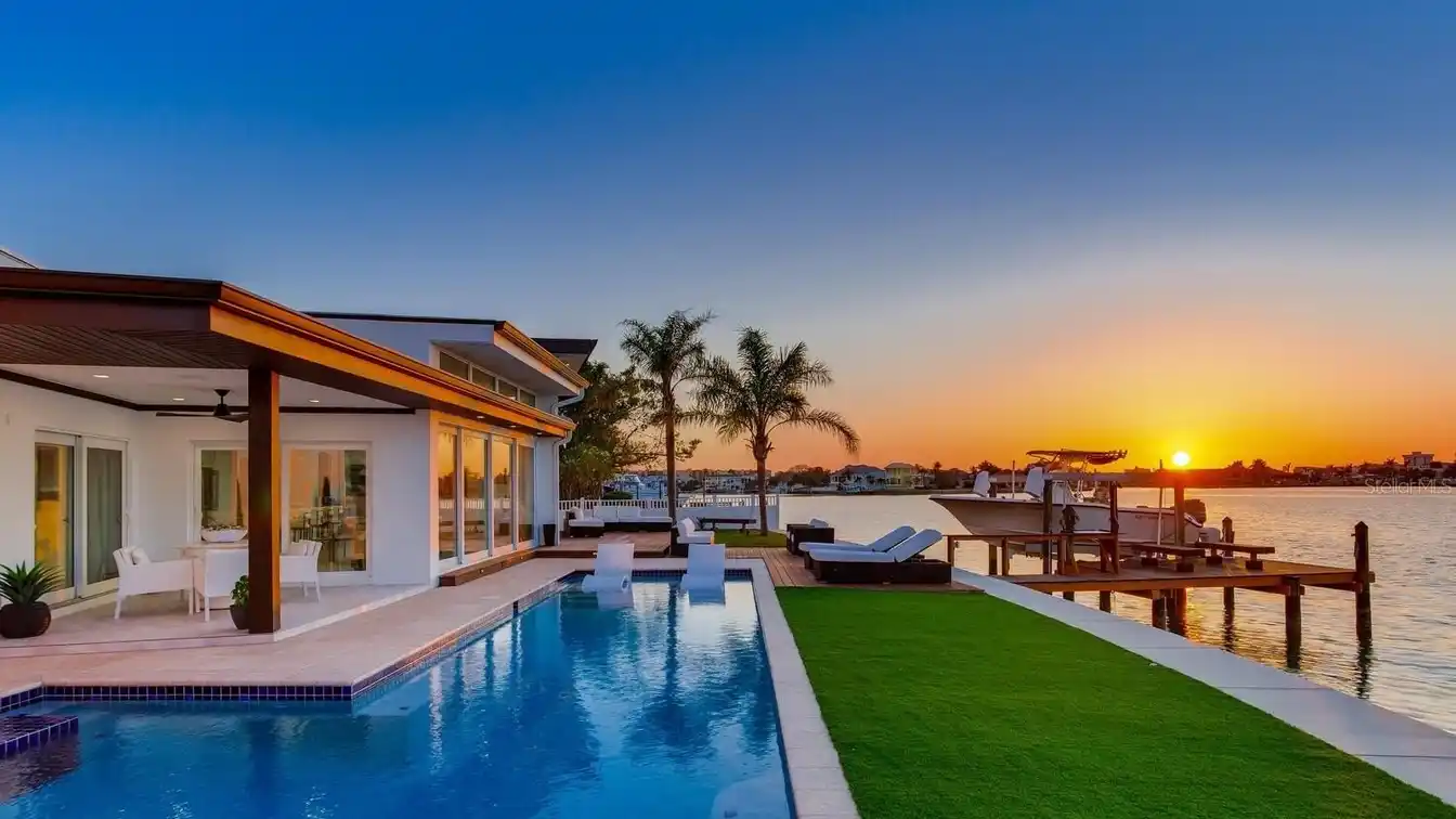 Awe-inspiring Point Property