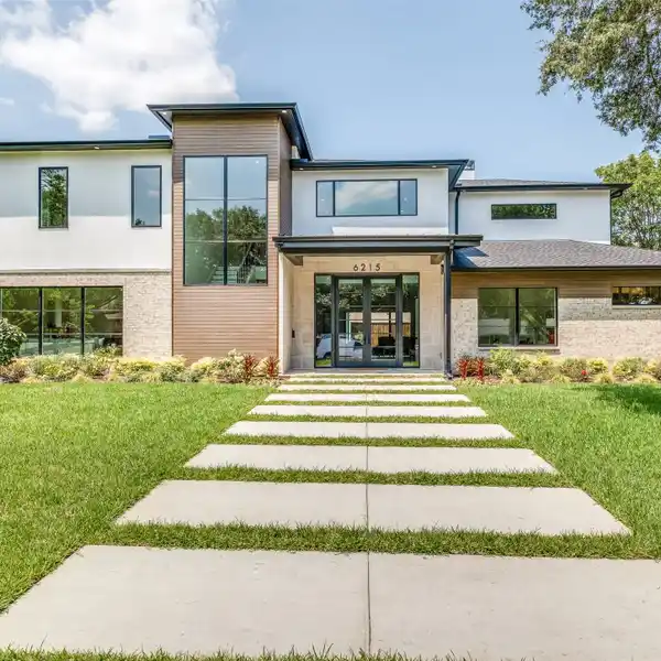 CONTEMPORARY MASTERPIECE IN PRESTON CLUB ESTATES