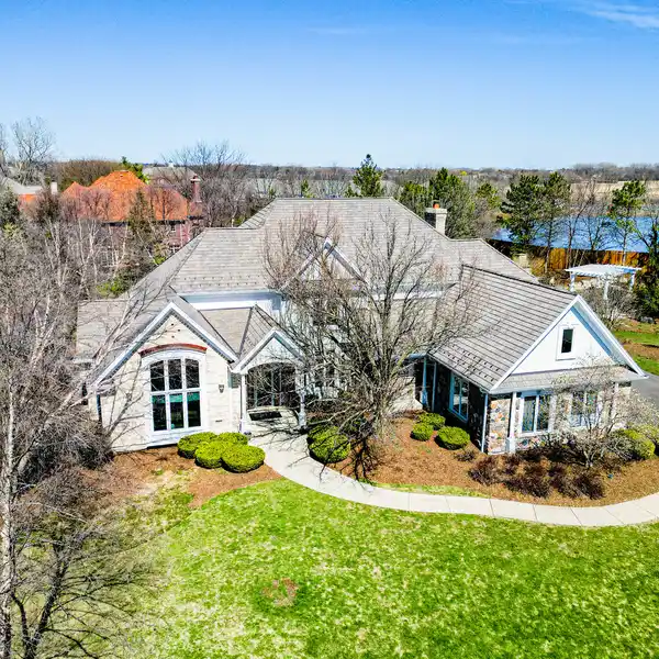 BEAUTIFUL CUSTOM-BUILT BRICK HOUSE