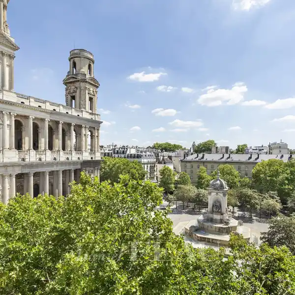 RENOVATED APARTMENT WITH A VIEW OF SAINT SULPICE CHURCH