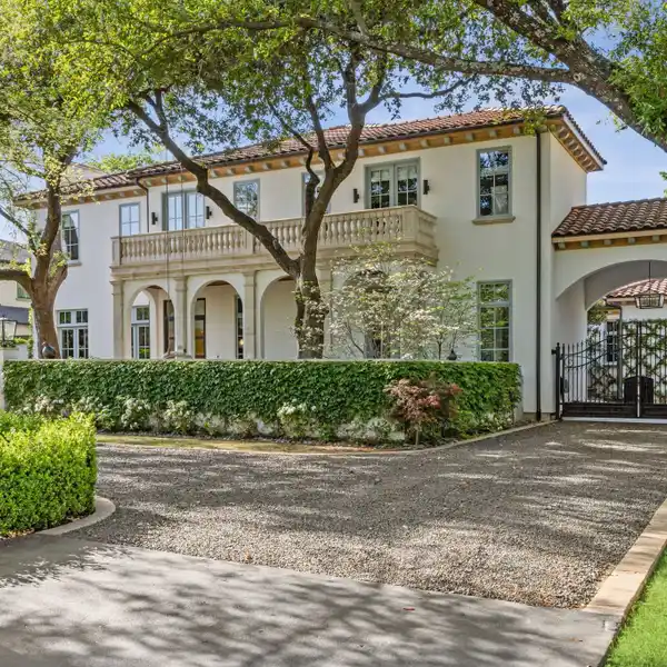 ELEVATED LIVING IN PRESTON HOLLOW