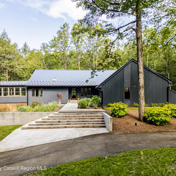 SHAKER FORGE HOUSE
