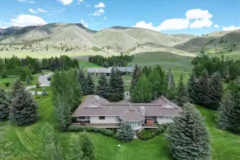 Thoughtfully Designed Mountain Home in Prestigious Stonegate