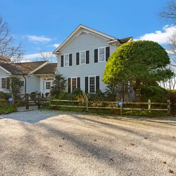 ELEGANT AND SPACIOUS FOR BEDROOM HOME FOR RENT