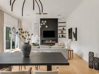 Contemporary Elegance in Glenridge Estates