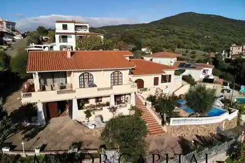 Splendid Villa with Private Garden and Pool