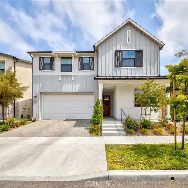 EXCEPTIONAL RESIDENCE ON A CORNER LOT