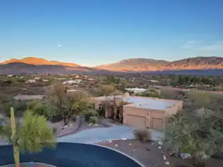 Spectacular Home in a Tranquil Environment