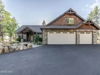 Peaceful Hauser Lake Property