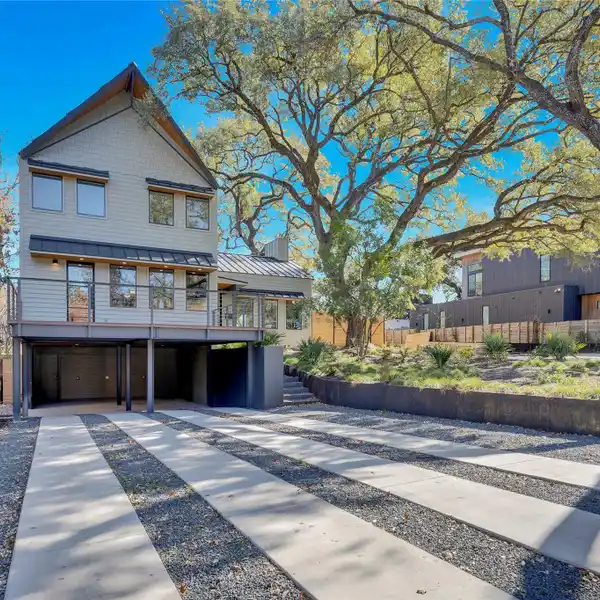 CHARMING CUSTOM NEW CONSTRUCTION IN TRAVIS HEIGHTS