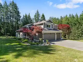 Beautifully Updated Home in Weatherby Estates