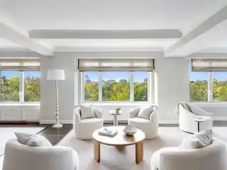Townhouse Alternative on 5th with Park View