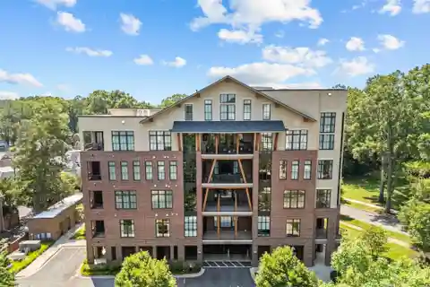 Penthouse in the Heart of Myers Park
