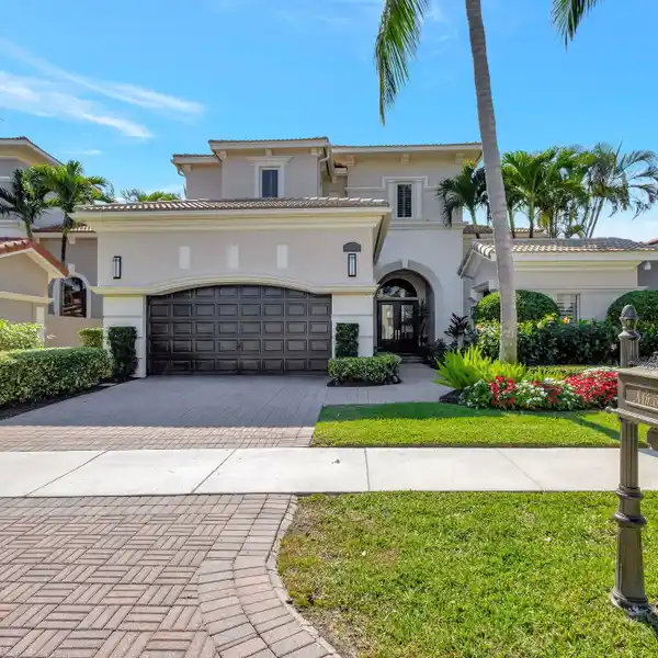 EXQUISITE CONTEMPORARY HOME IN THE PRESTIGIOUS COUNTRY CLUB AT MIRASOL