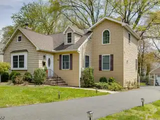 Rebuilt Custom Colonial in a Fantastic Location
