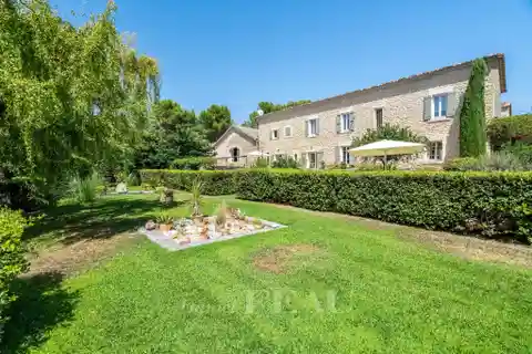 Peaceful Haven in the Luberon Countryside